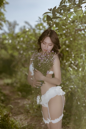 亚洲内衣少女性感美女图片写真